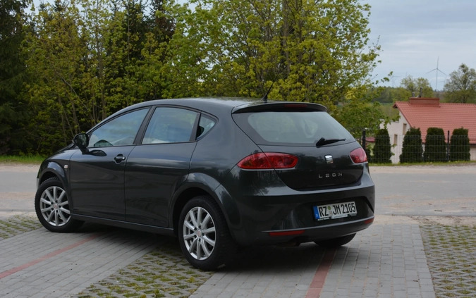 Seat Leon cena 22900 przebieg: 178400, rok produkcji 2010 z Dzierzgoń małe 352